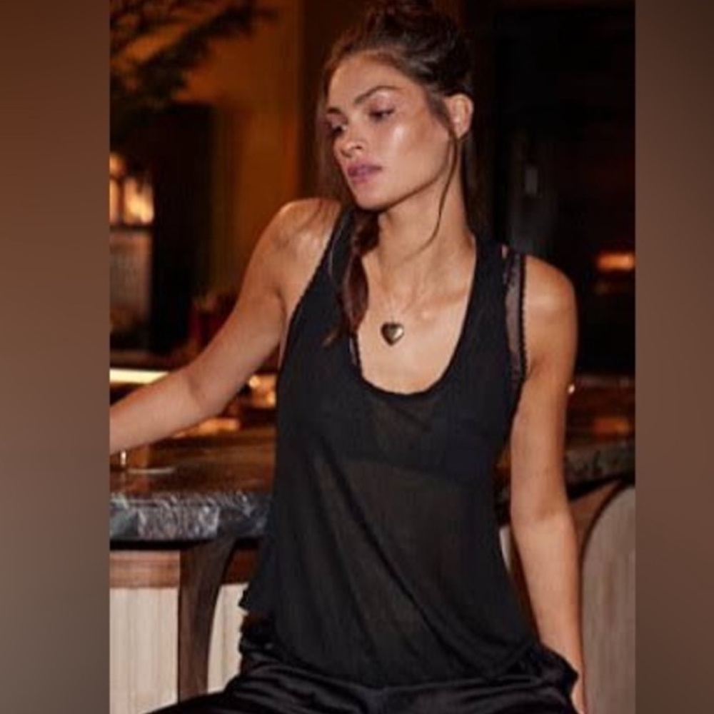 Banana Republic Black Sleeveless Top w/ Sheer Chiffon Shoulders Keyhole …